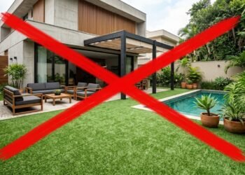 Adeus grama artificial, novas opções mais sofisticadas e resistentes estão transformando os jardins