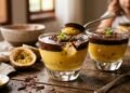 Sem sobremesas demoradas, o mousse de maracujá com chocolate que fica pronto rápido e impressiona