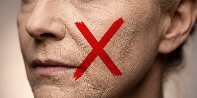 Adeus base reboco: a tendência glass skin que ilumina a pele madura com leveza e sofisticação