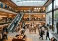 A gigante da moda acessível inaugurou uma loja em um local disputado pelas maiores marcas