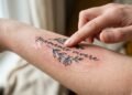 Pomadas para tatuagem: o que usar nos primeiros dias e como adaptar ao cuidado diário