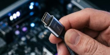 A partir de 2028, carregadores terão de adotar USB-C e mudança promete acabar com a confusão de cabos