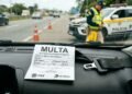 Motoristas estão levando multa de R$ 1.248 e 4 pontos por item obrigatório esquecido no carro