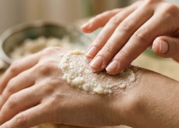 O esfoliante que virou tendência entre as coreanas e promete pele mais lisa sem gastar muito