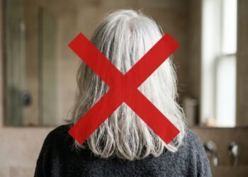 Diga adeus aos cabelos brancos: como fazer uma tintura caseira com apenas 3 ingredientes que fortalece os fios