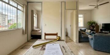 Inquilino transforma sala de apartamento alugado em segundo quarto sem autorização: Justiça toma decisão