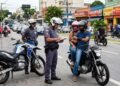 Nova regra em vigor proíbe motos com passageiro e multa chega a R$ 2,1 mil