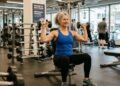 Quantos dias de treino com pesos na semana são ideais para mulheres na menopausa para conseguir frear a perda de massa óssea