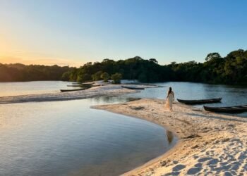 O vilarejo amazônico no coração do Pará tem a praia de água doce mais bonita do mundo segundo jornal britânico e areia que aparece só na seca