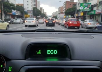 Para que serve o botão “ECO” no carro e por que muitos motoristas usam da forma errada