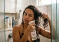 Vinagre para o cabelo: dermatologistas e cabeleireiros concordam e explicam como usá-lo sem danificar o couro cabeludo