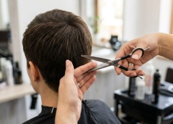 Nem todo cabelo curto aparenta ser mais jovem depois dos 60, muitas vezes acontece o contrário