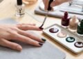 Manicure de inverno: quais designs estão na moda este ano?