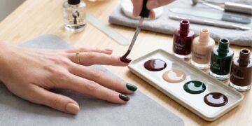 Manicure de inverno: quais designs estão na moda este ano?