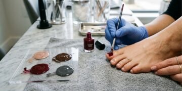 As tendências de cores para unhas dos pés que vão dominar este inverno