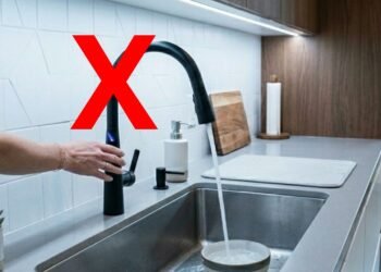 Adeus torneiras comuns! A tendência touchless que está dominando cozinhas e banheiros em 2026