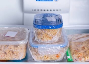Reaquecer arroz no micro-ondas