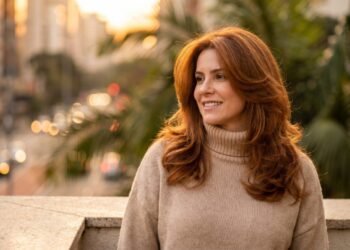 Cortes de cabelo em camadas dominam as tendências de estilo em 2026