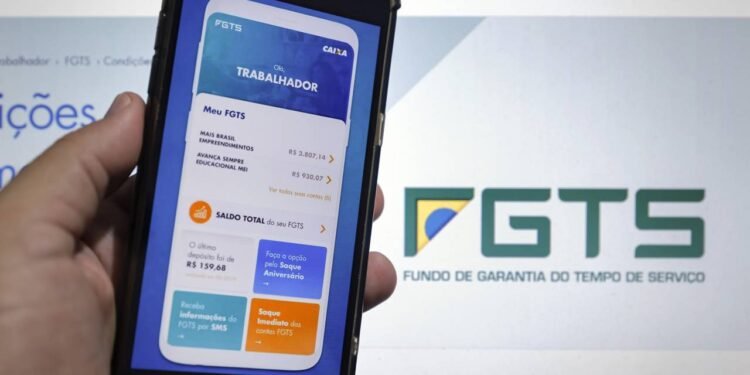Lei aprovada permite que trabalhadores resgatem o FGTS para compras no mês do aniversário