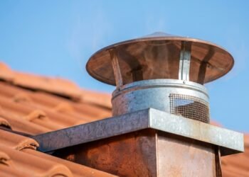 Fogão a lenha entra na mira de regra ambiental e pode gerar multa de até R$ 10 mil