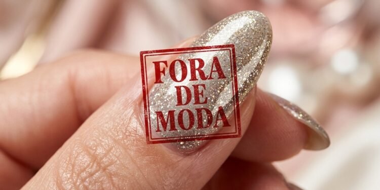 Nem glitter nem esmalte fosco: a tendência de unhas que são a aposta mais elegante do momento