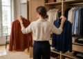 As cores de roupa que mais valorizam cada tom de pele e como usar no dia a dia