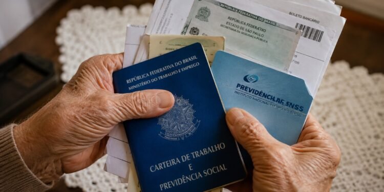 Tem 60 anos ou mais? Conheça os 11 benefícios, descontos, isenções de impostos e prioridades que você tem direito em 2026