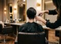 O corte de cabelo curto que valoriza diferentes tipos de fios e combina com praticamente todo mundo
