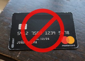 Receita Federal irá bloquear todas as contas bancárias e cartões de crédito dos contribuintes presentes na base de dados da ES