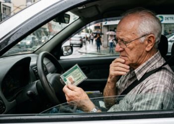 Foi definido limite de idade para motoristas idosos? "Não é sobre tirar direitos, é sobre salvar vidas'"