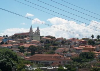 A cidade mineira que deu origem a mais de 160 municípios e é a terra natal do criador do soro contra picada de cobra