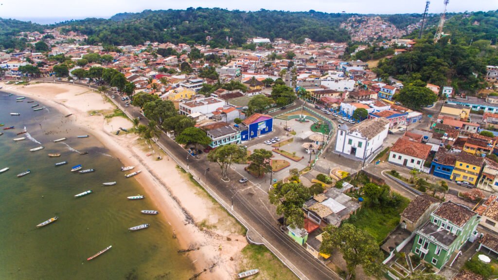O vilarejo baiano apelidado de Havaí Brasileiro que recebeu o rei da Suécia em 2024