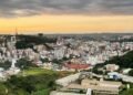 Cidade natal do presidente que fundou a 23ª melhor universidade da América Latina: o município mineiro de 76 mil moradores a 225 km da capital