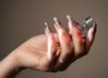 Nem francesinha nem cromada: as unhas com código de barras são a nova febre