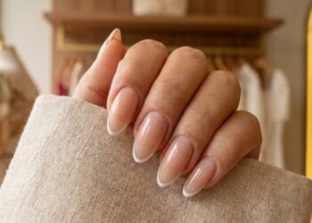 Estilo que domina a Europa substitui a clássica francesinha nas unhas