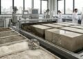 Engenheiros australianos desenvolvem método para converter argila de baixa qualidade em um suplemento de cimento com baixo teor de carbono, apresentando 15% mais resistência à compressão e 41% menos porosidade