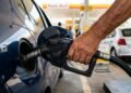 Governo avança em proposta para aumentar a mistura de etanol na gasolina e a mudança pode afetar milhões de motoristas