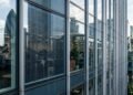 Empresa americana fabrica as maiores janelas fotovoltaicas orgânicas totalmente transparentes do mundo