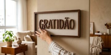 Esqueça os quadros simples: a tendência de decoração que usa palavras com significado está conquistando os lares