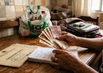 Nova regra pode liberar benefício acima de R$ 600 para quem trabalha sem carteira assinada