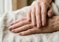 As unhas decoradas para mulheres de 50 anos que combinam elegância e rejuvenescimento