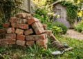 Construiu e sobrou material? As melhores ideias para reutilizar tijolos velhos em casa
