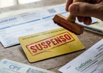 Milhares de beneficiários podem ter o Bolsa Família suspenso em junho por falhas simples que ainda podem ser corrigidas