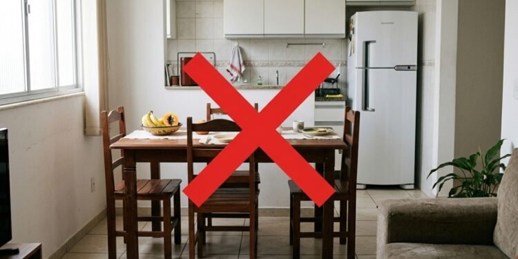 A mesa de jantar perde espaço para uma solução mais prática e versátil nas casas atuais