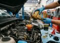 Especialista explica quando trocar o óleo do motor do seu carro
