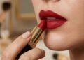 As cores de batom vermelho que deixam qualquer maquiagem mais poderosa e elegante
