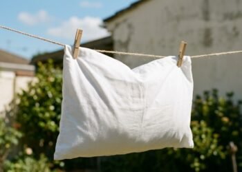Por que especialistas recomendam colocar o travesseiro ao sol por alguns minutos na semana