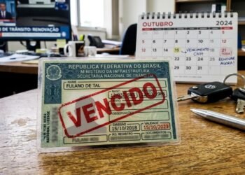 CNH vencida em 2026 poderá ter validade prorrogada após nova lei e motoristas devem ficar atentos