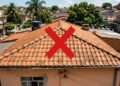 Adeus às telhas e ao metal ondulado: o novo tipo de telhado que melhora o isolamento em 2026