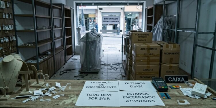 Loja fecha últimas unidade na e demite mais de 1.300 funcionários